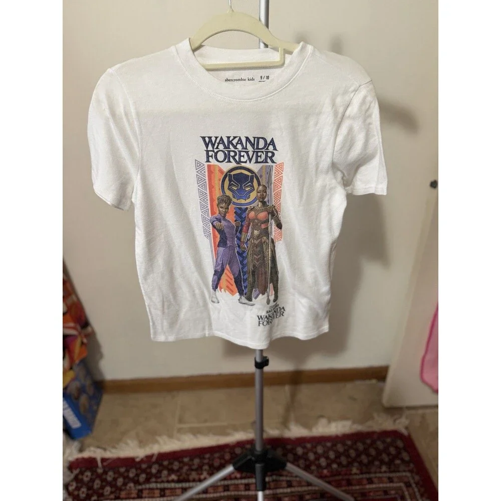 Abercrombie Kids Black Panther Boys White Graphic T-Shirt Size 9/10